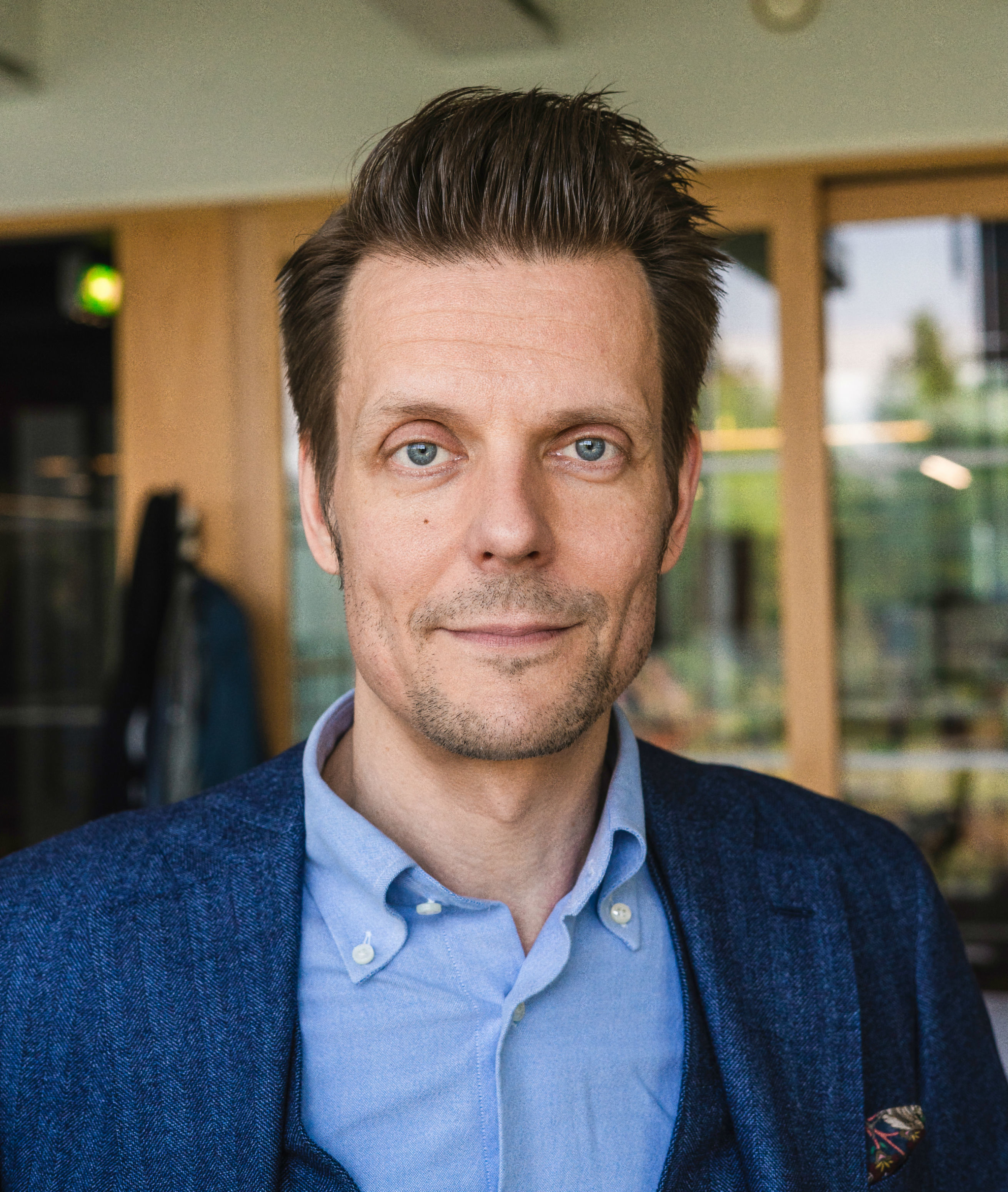 3153533-sam lake headshot